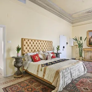  Apartment Lullaby Near Palazzo Vecchio And Piazza Signoria -hosted By Sweetstay